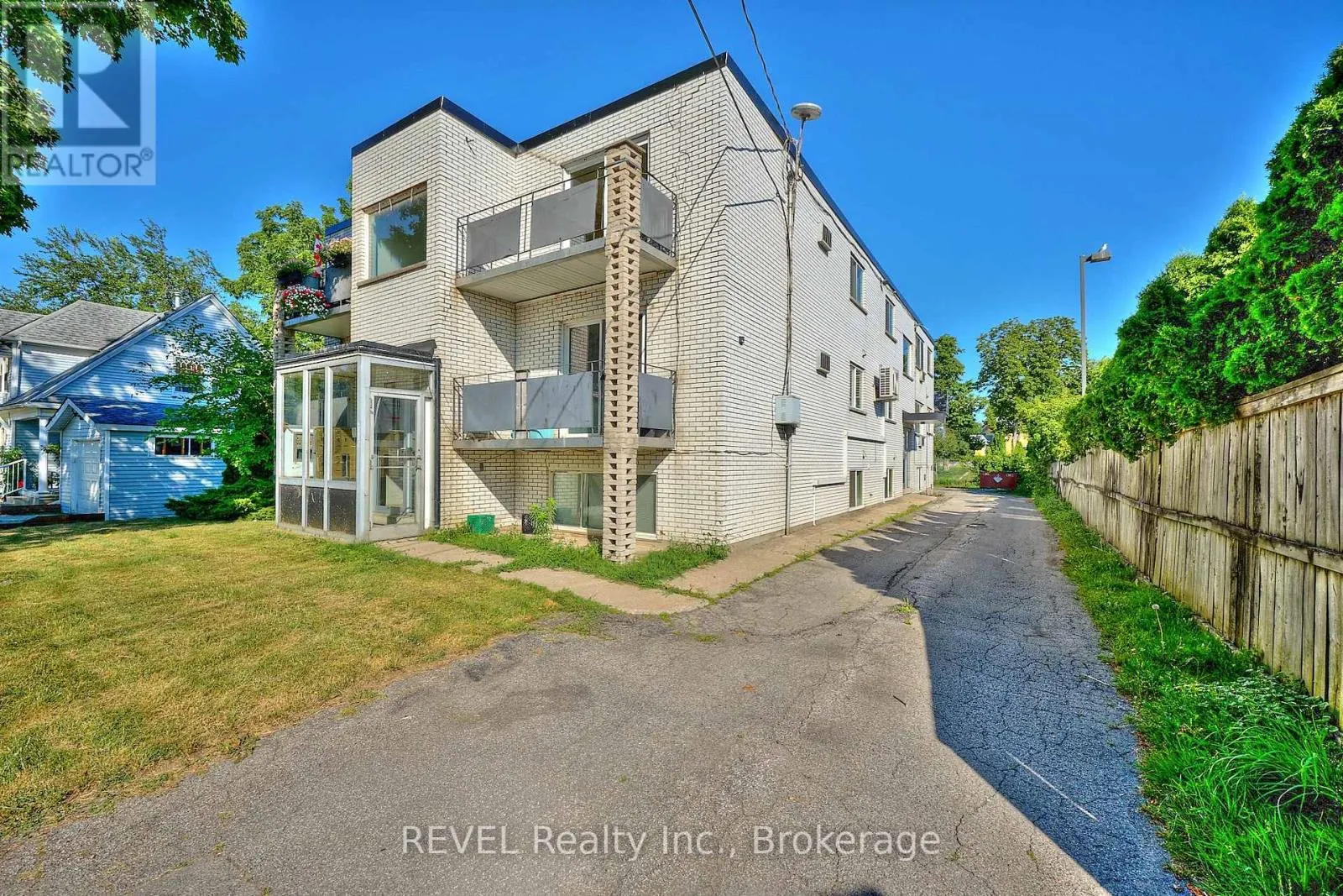 3865 FRONT STREET