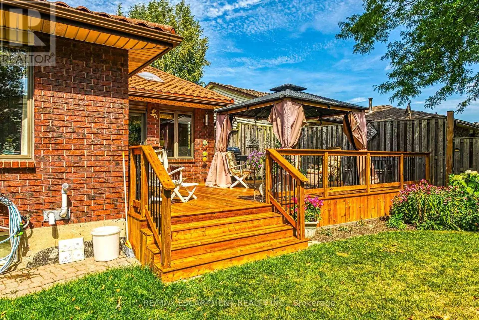 18 MCMASTER DRIVE