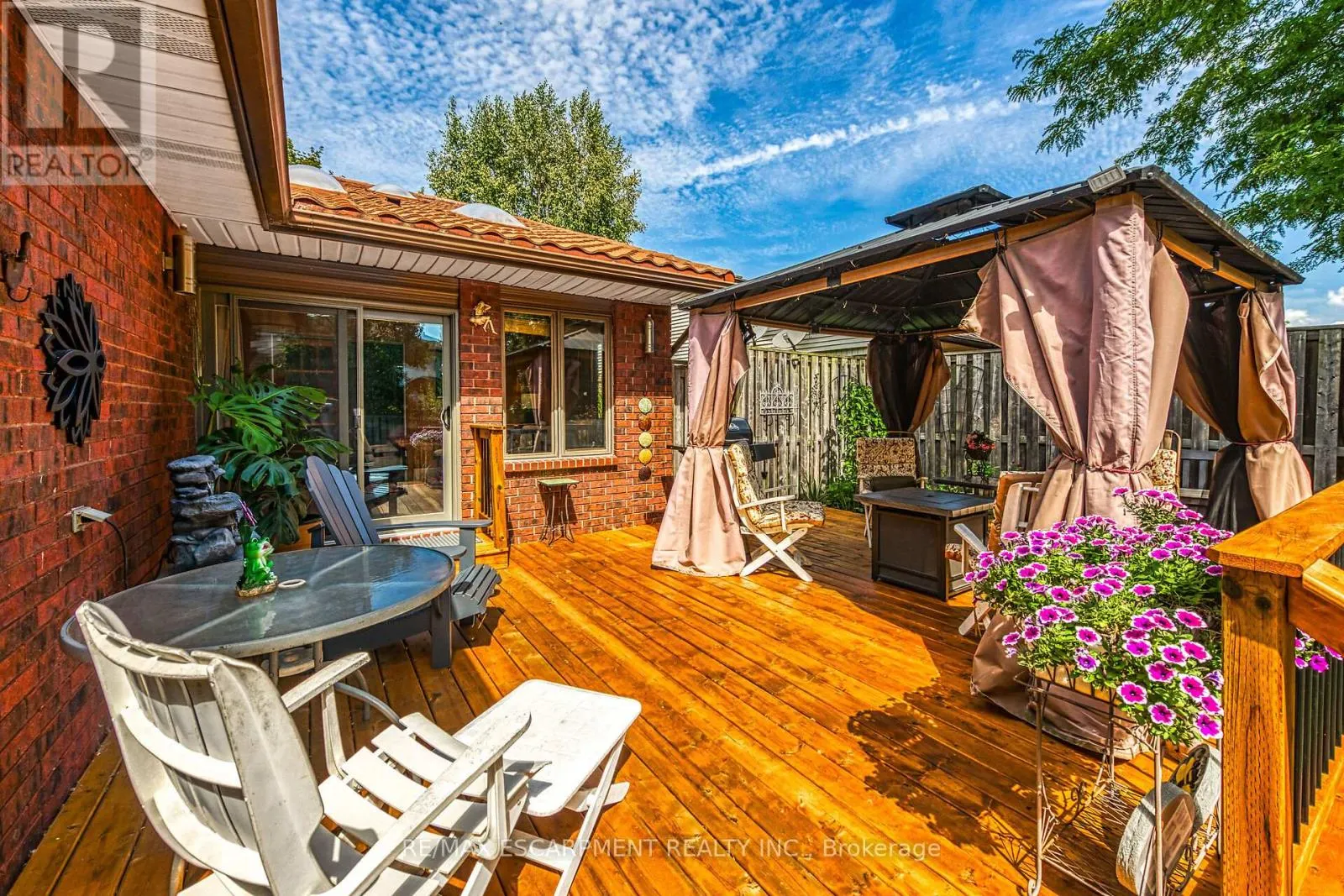 18 MCMASTER DRIVE