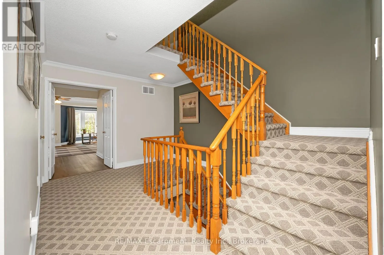 22 WATERFORD CRESCENT