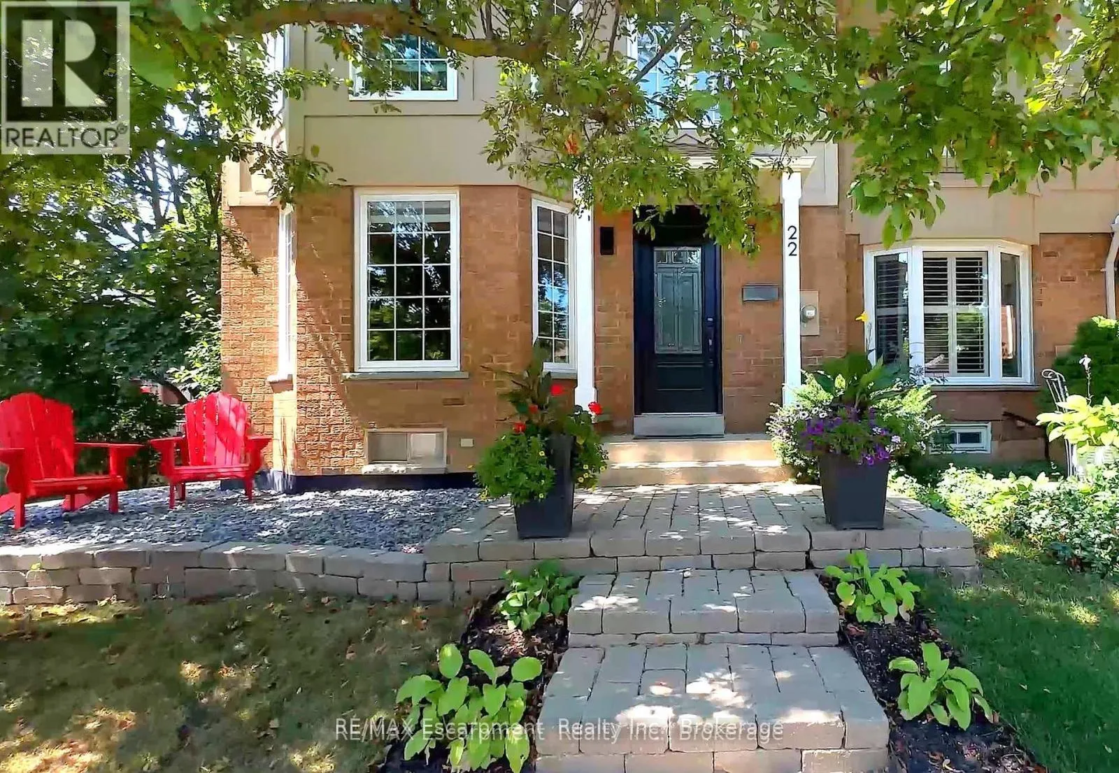 22 WATERFORD CRESCENT