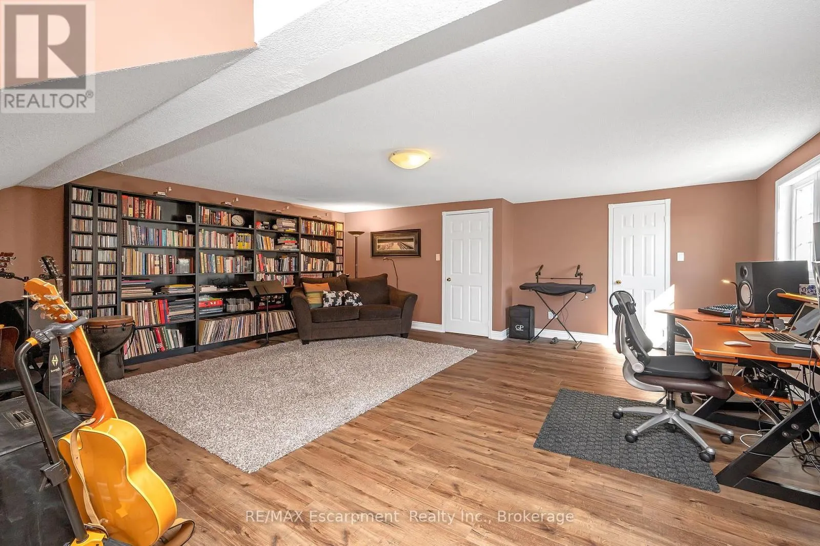 22 WATERFORD CRESCENT
