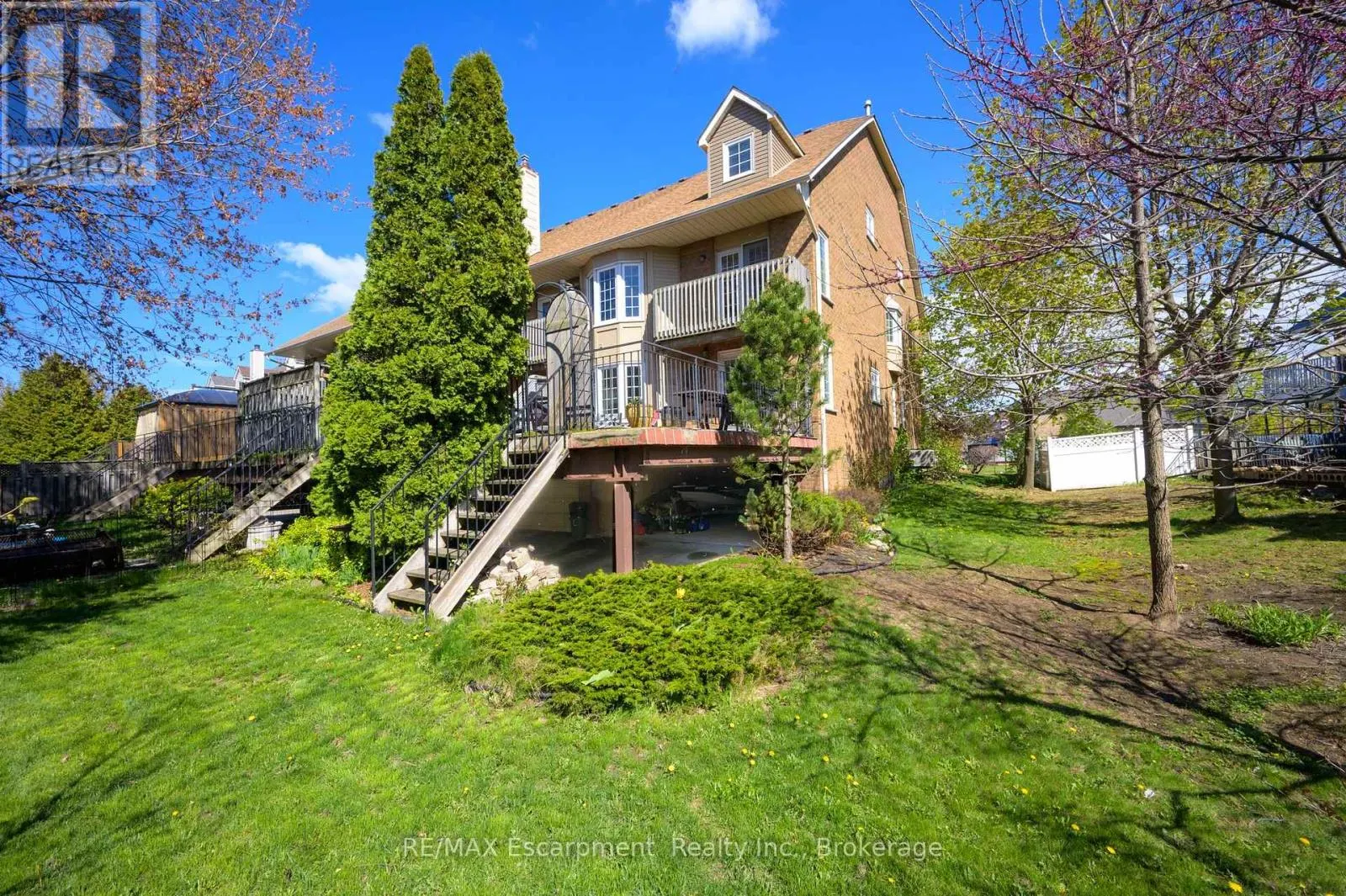 22 WATERFORD CRESCENT