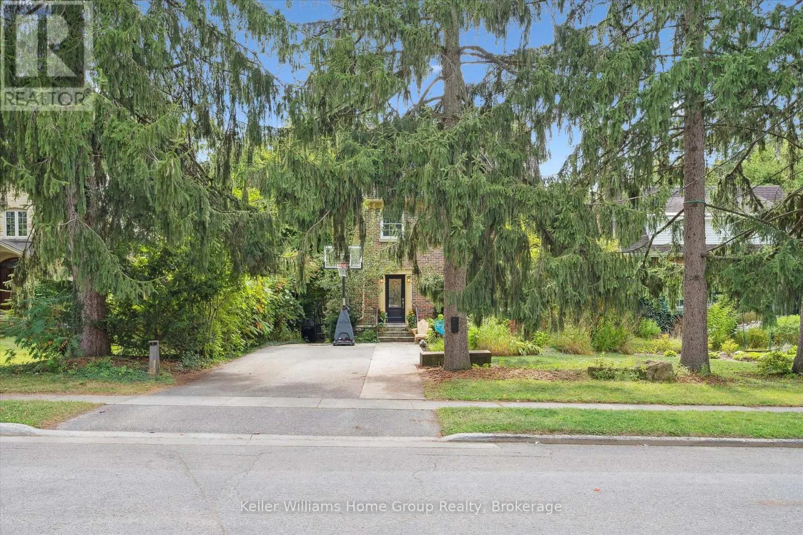 25 FOREST HILL DRIVE