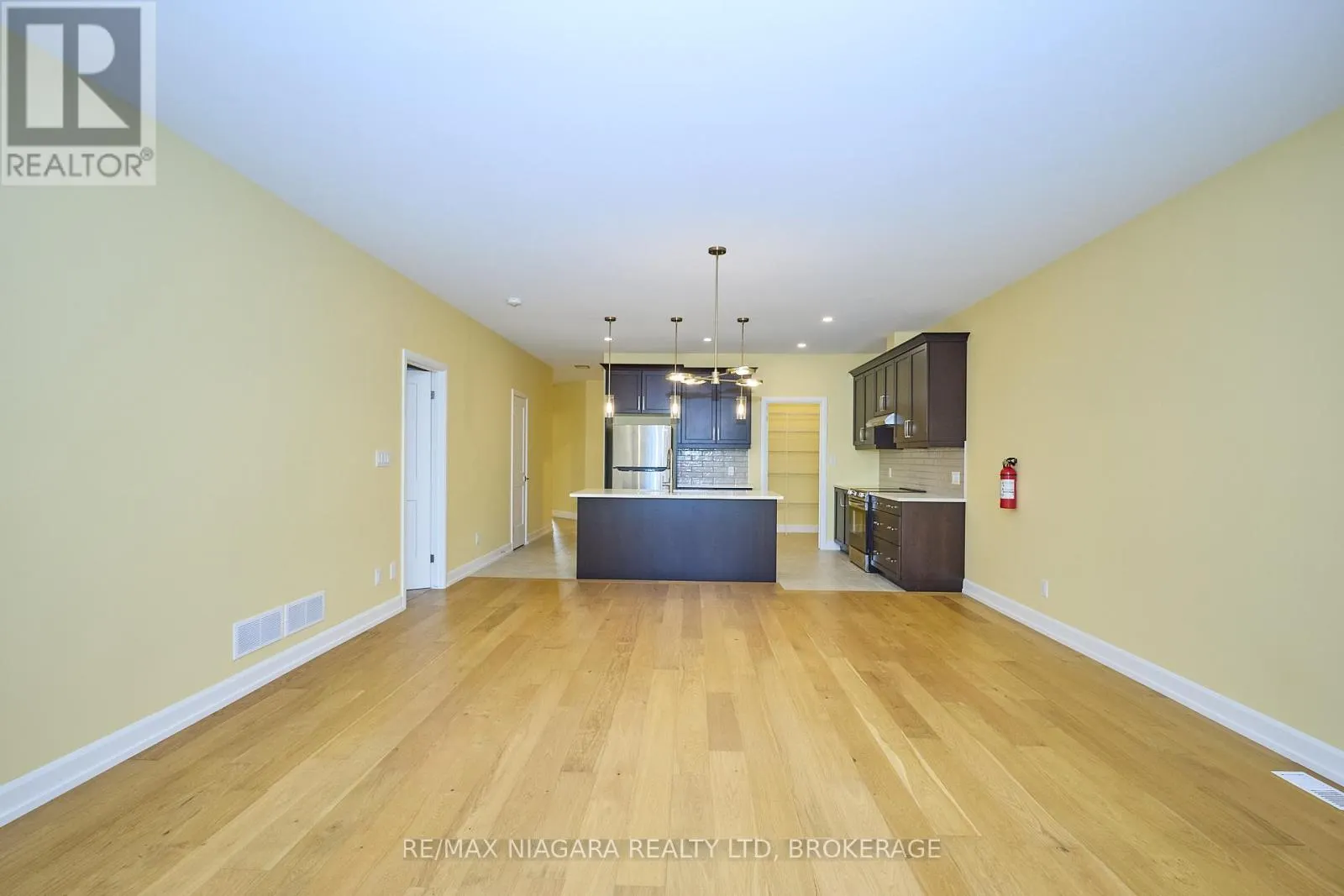 3947 MITCHELL CRESCENT