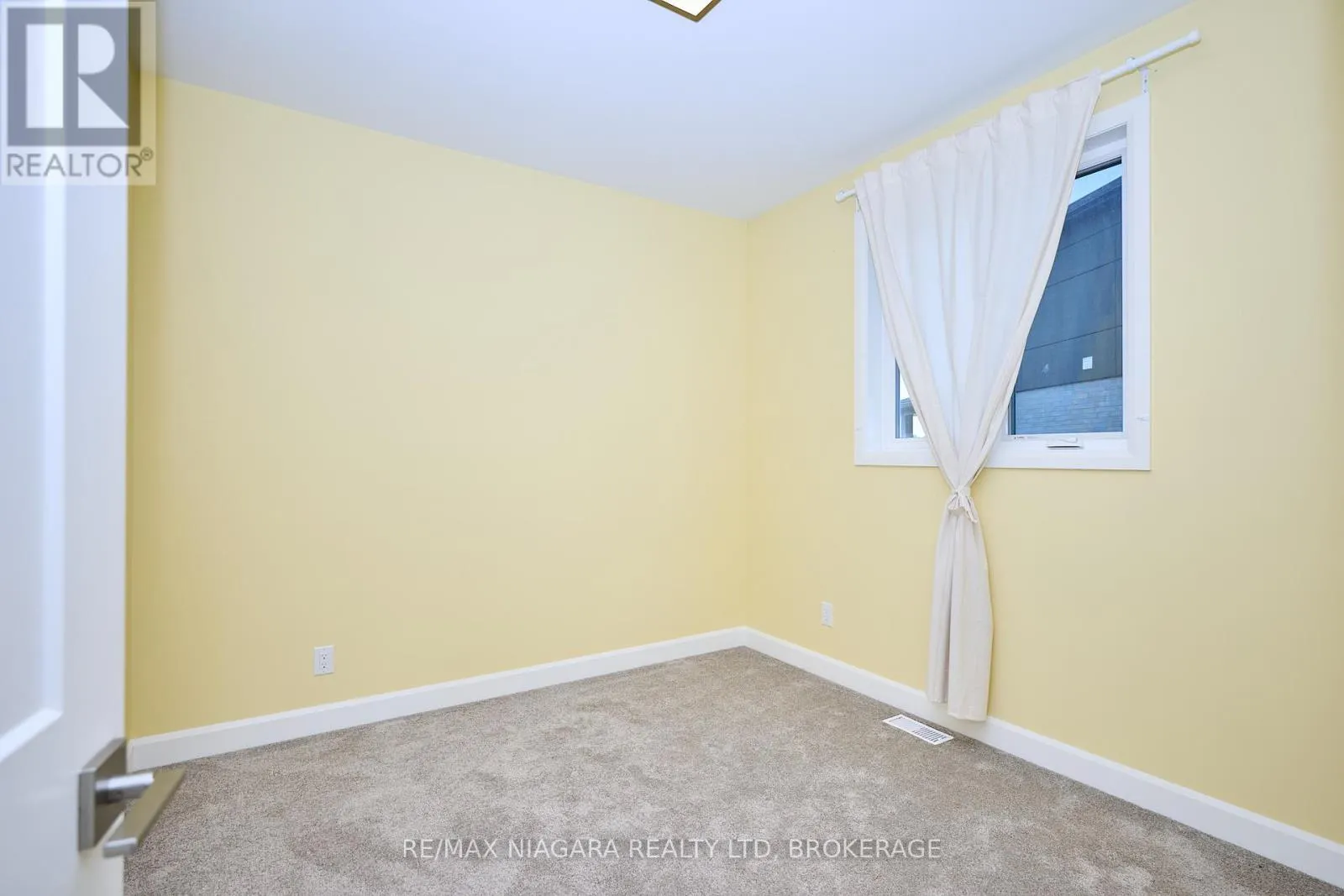 3947 MITCHELL CRESCENT