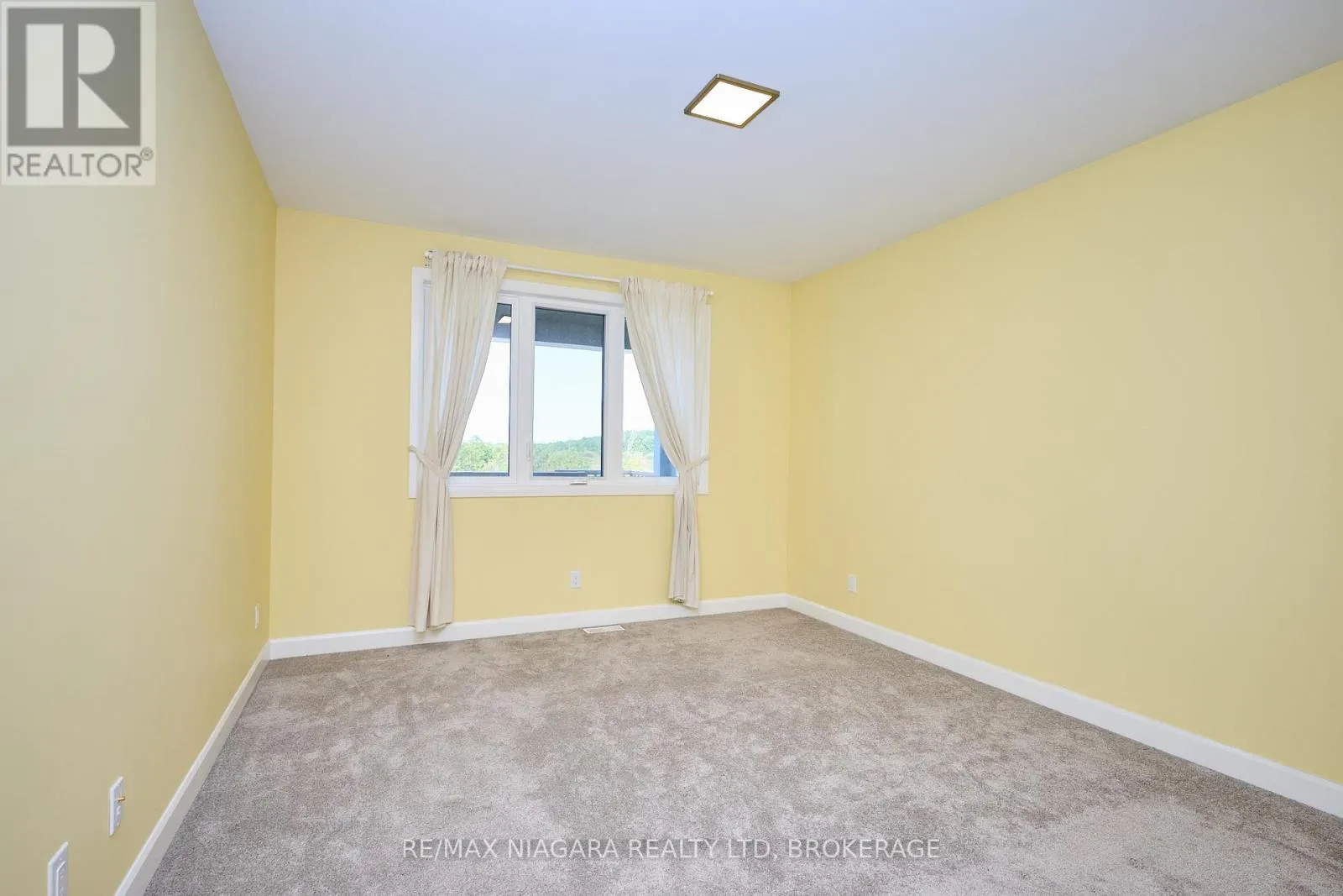 3947 MITCHELL CRESCENT
