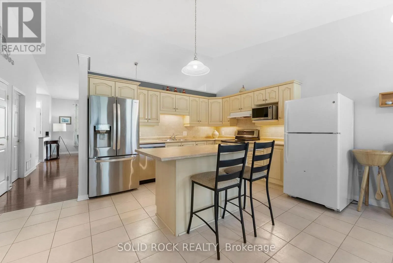 659 COUNTRY TRAIL PRIVATE