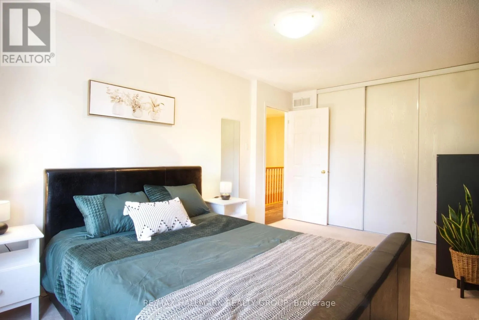 2239 BROCKSTONE CRESCENT