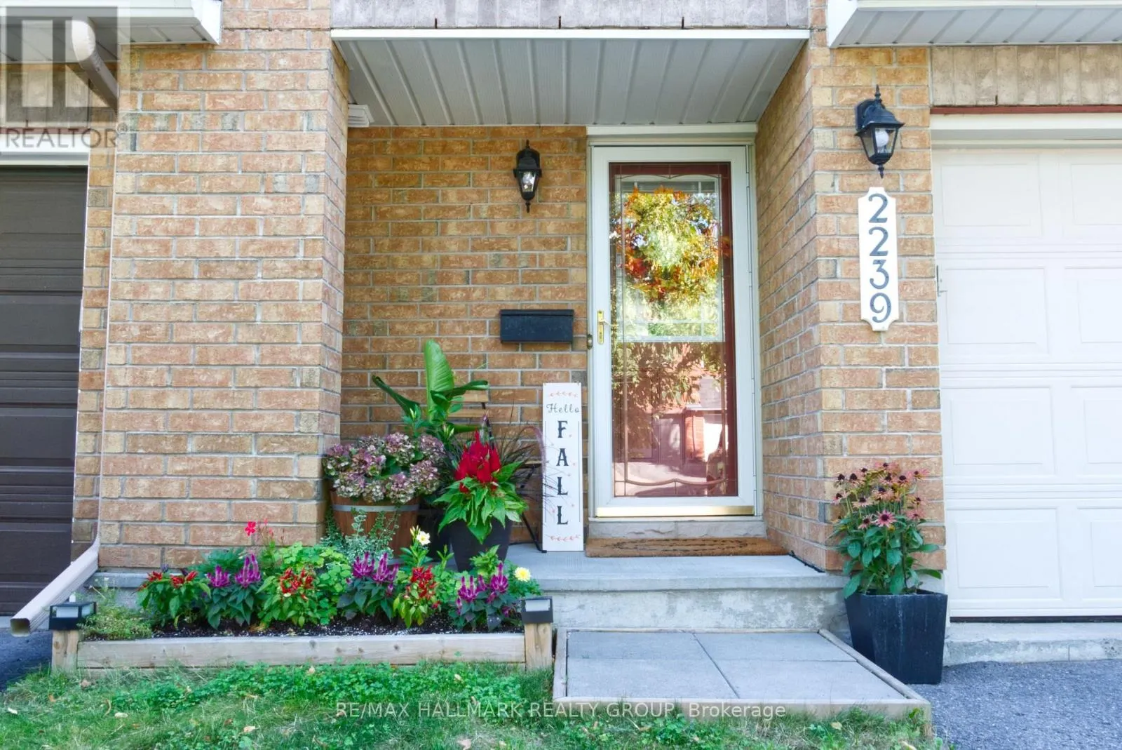 2239 BROCKSTONE CRESCENT