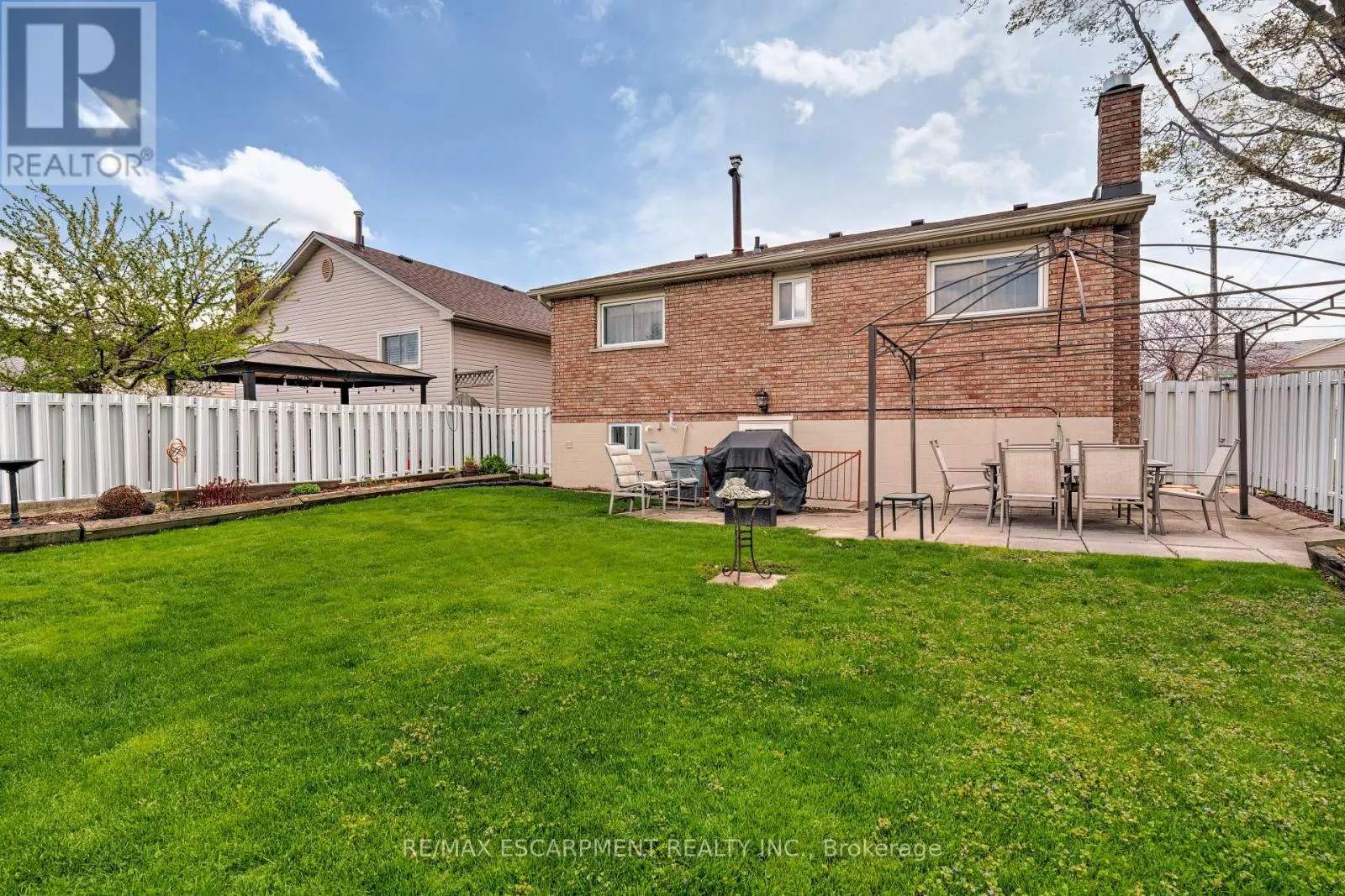 302 HIGHRIDGE AVENUE