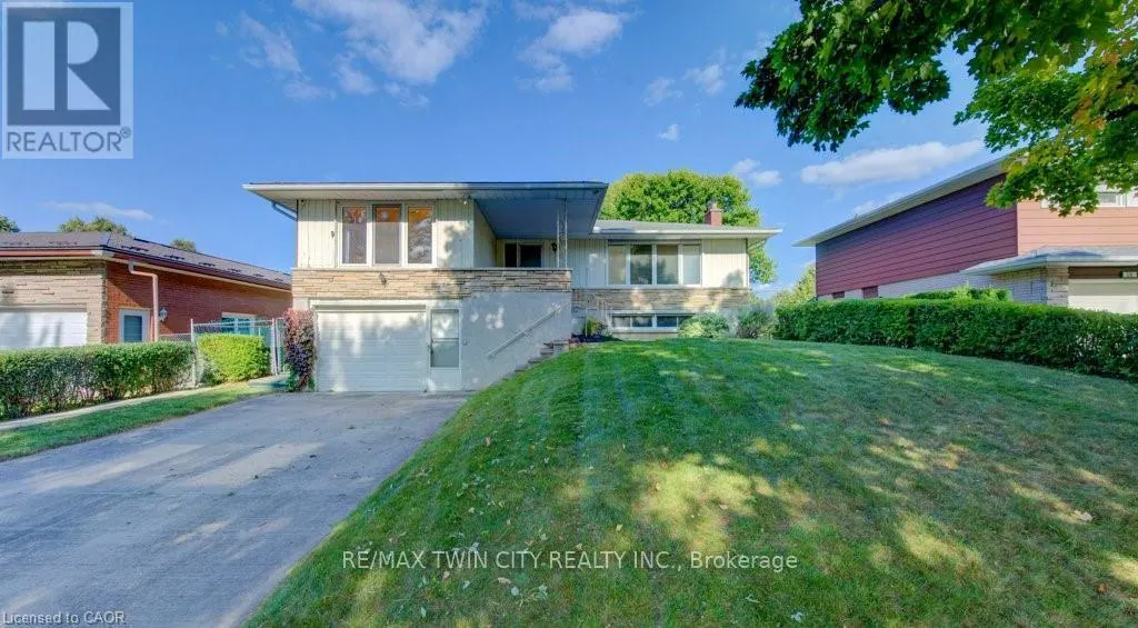 12 OLD YORK CRESCENT