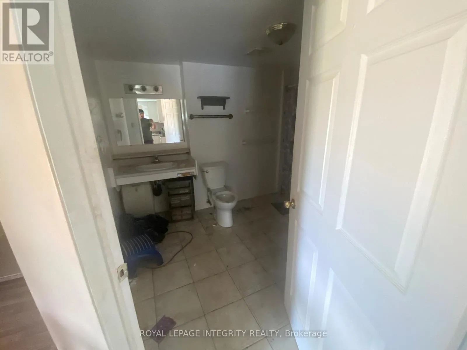 2415 DU LAC ROAD