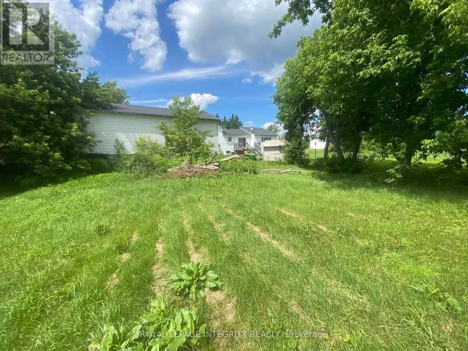 2415 DU LAC ROAD