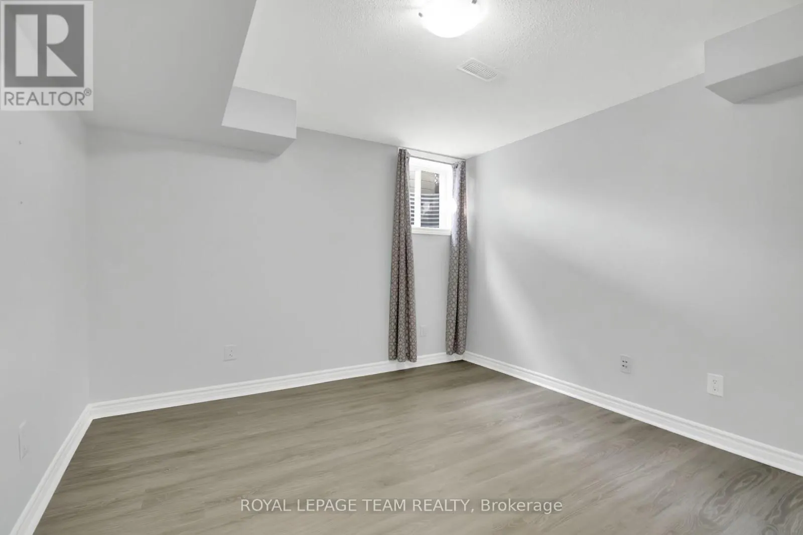 1024 NORTHGRAVES CRESCENT