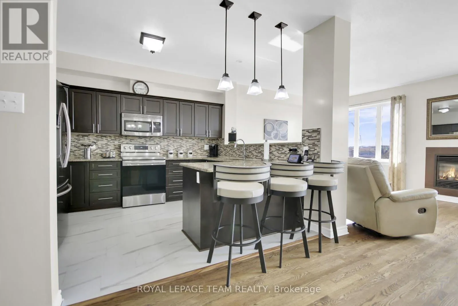 1024 NORTHGRAVES CRESCENT