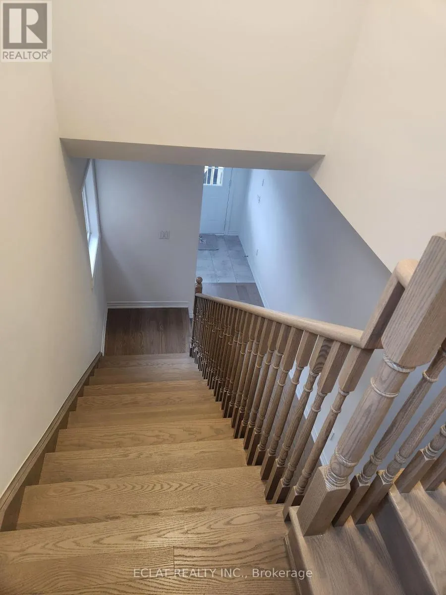 418 VANDUSEN AVENUE E