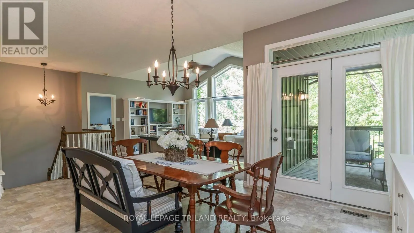 63 HUMMINGBIRD LANE