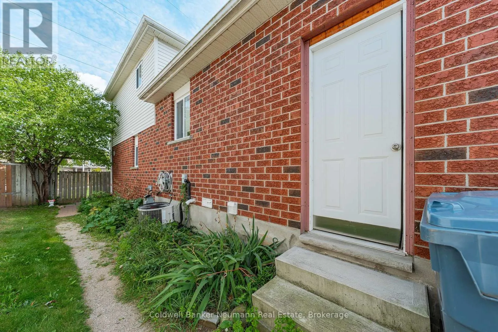 28 BRONWYN PLACE