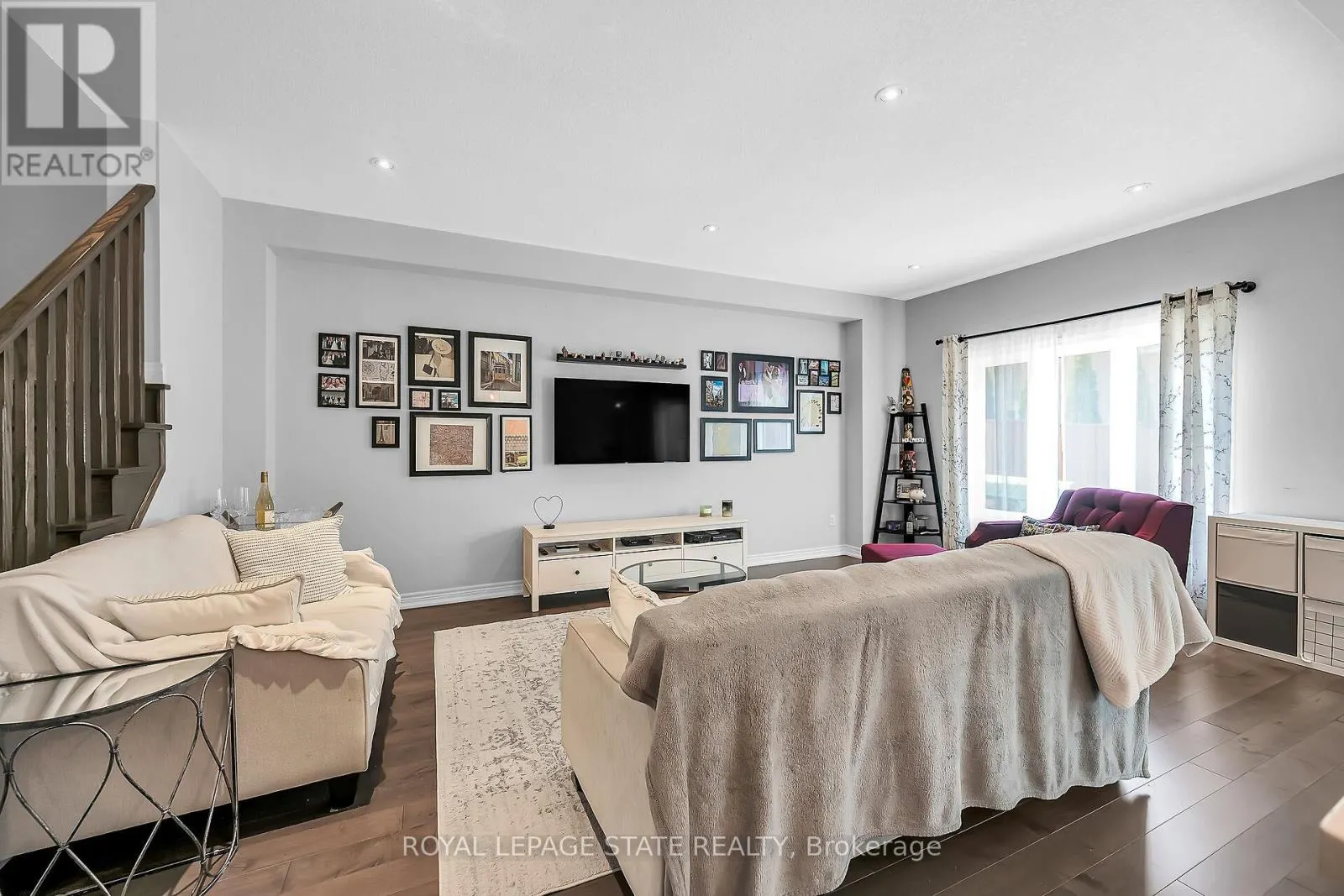 4 - 120 VINEBERG DRIVE