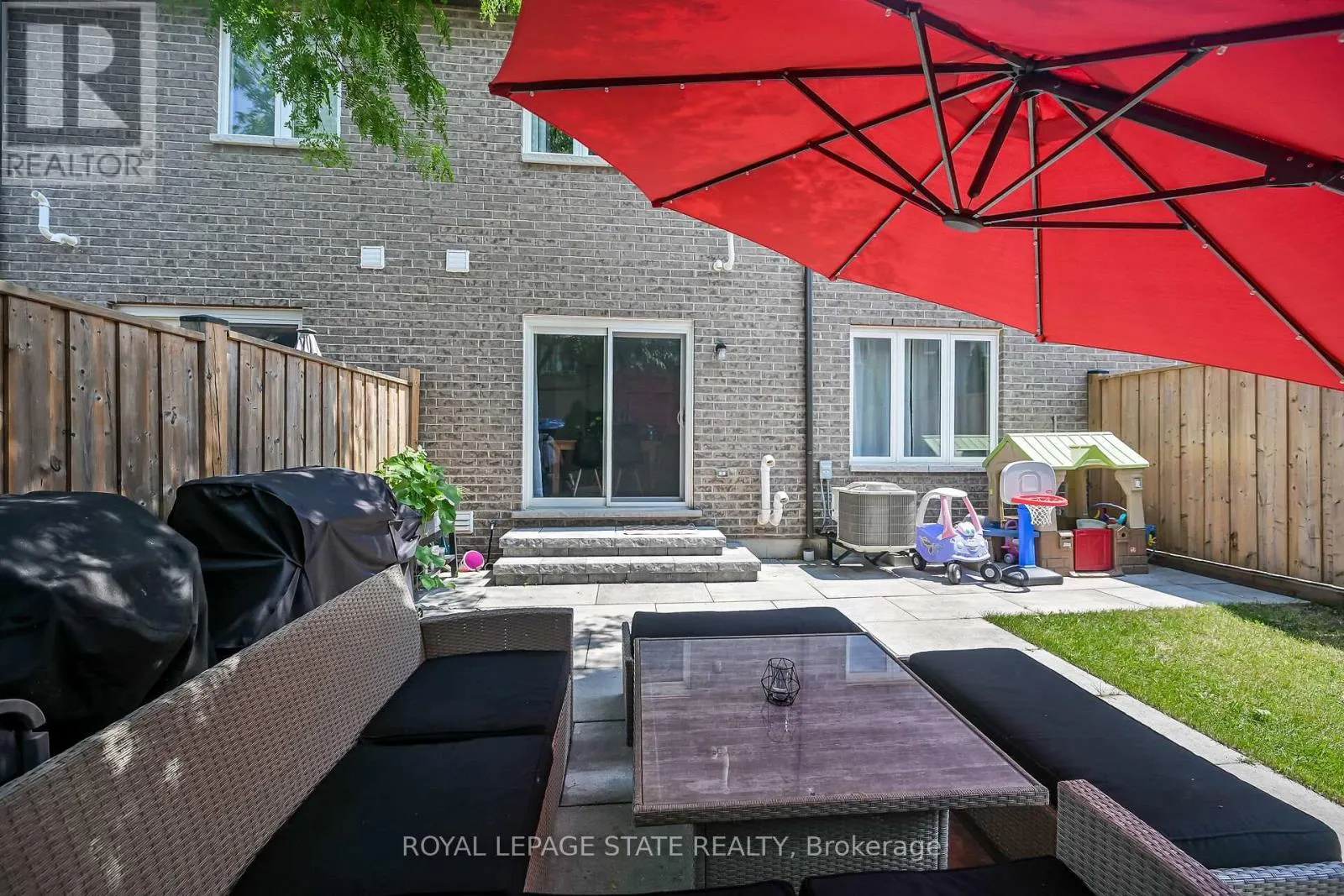 4 - 120 VINEBERG DRIVE