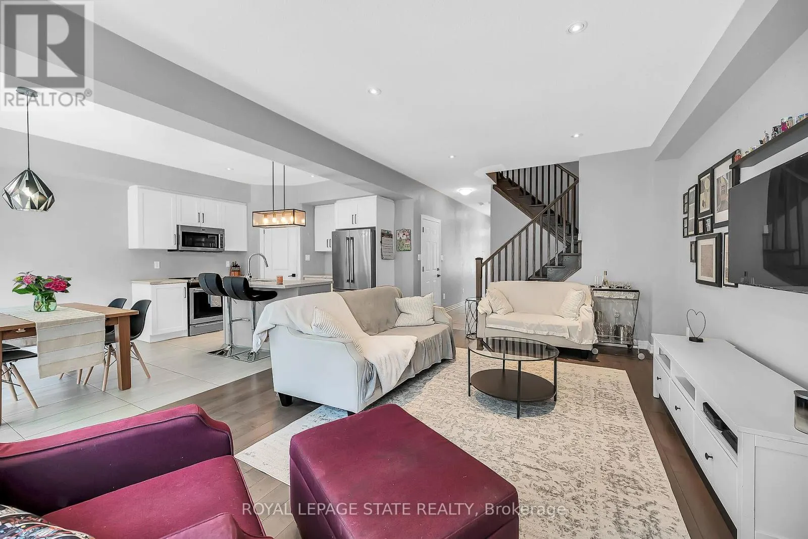 4 - 120 VINEBERG DRIVE