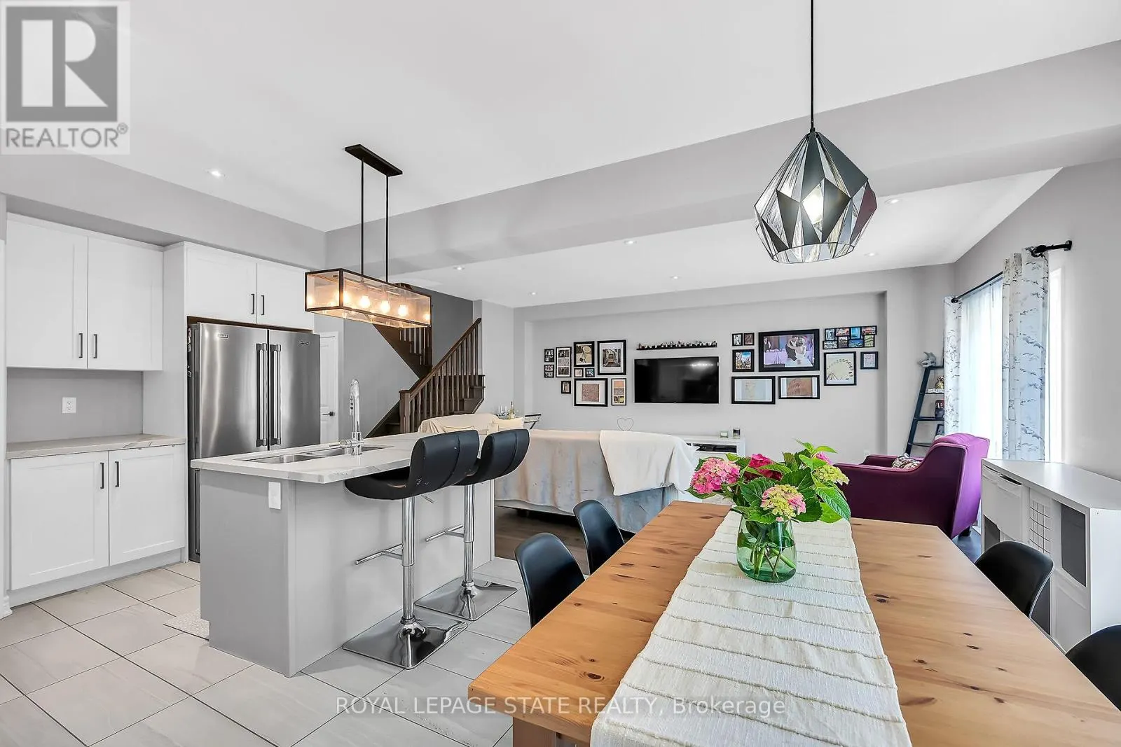 4 - 120 VINEBERG DRIVE