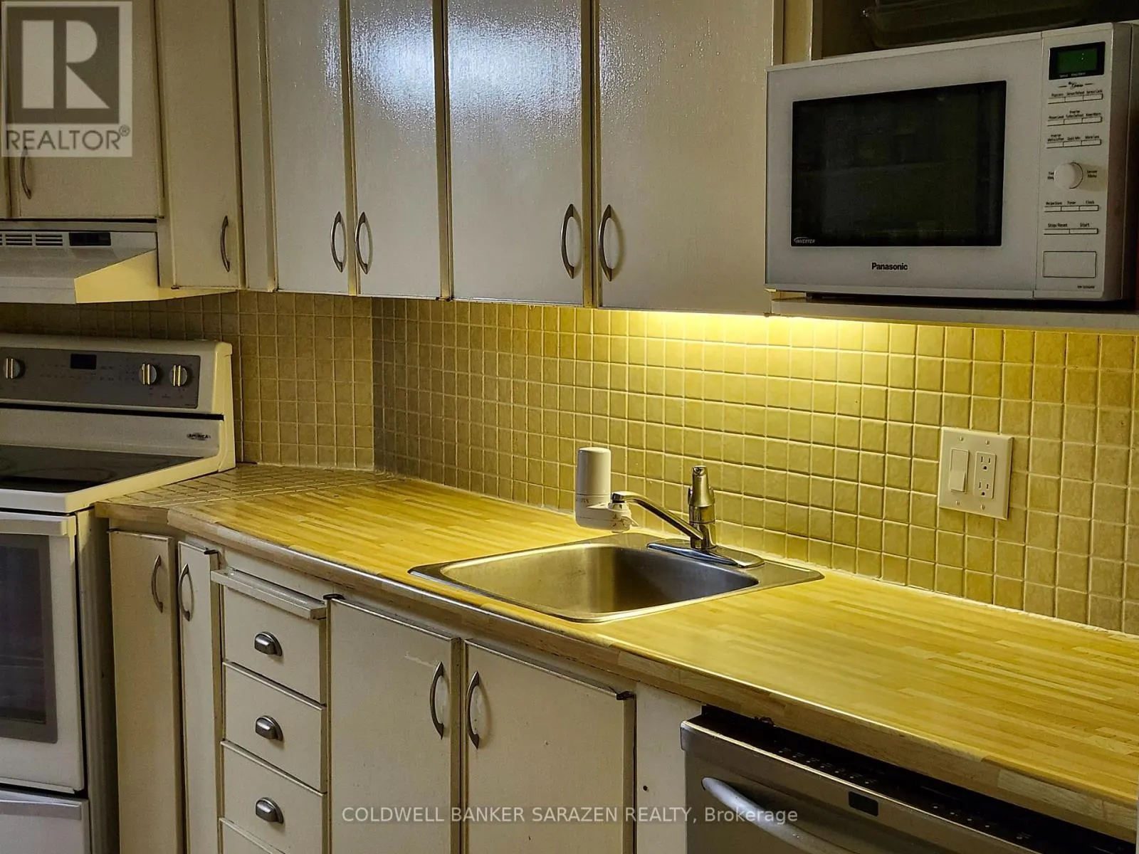 104 - 1171 AMBLESIDE DRIVE N