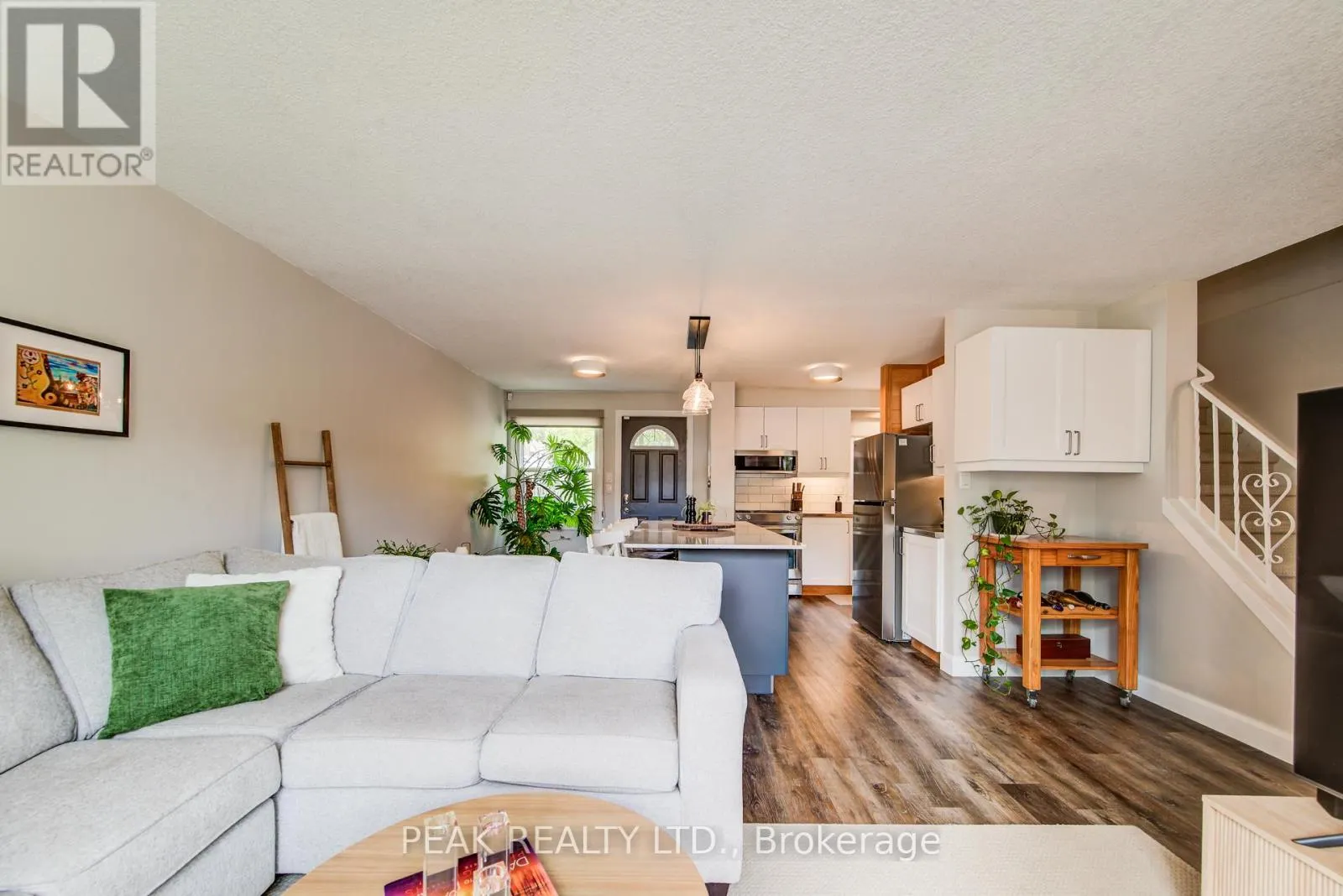 31 - 165 GREEN VALLEY DRIVE