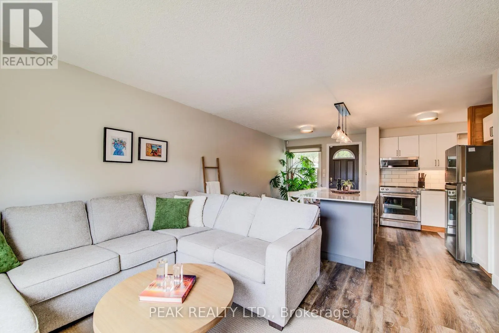 31 - 165 GREEN VALLEY DRIVE