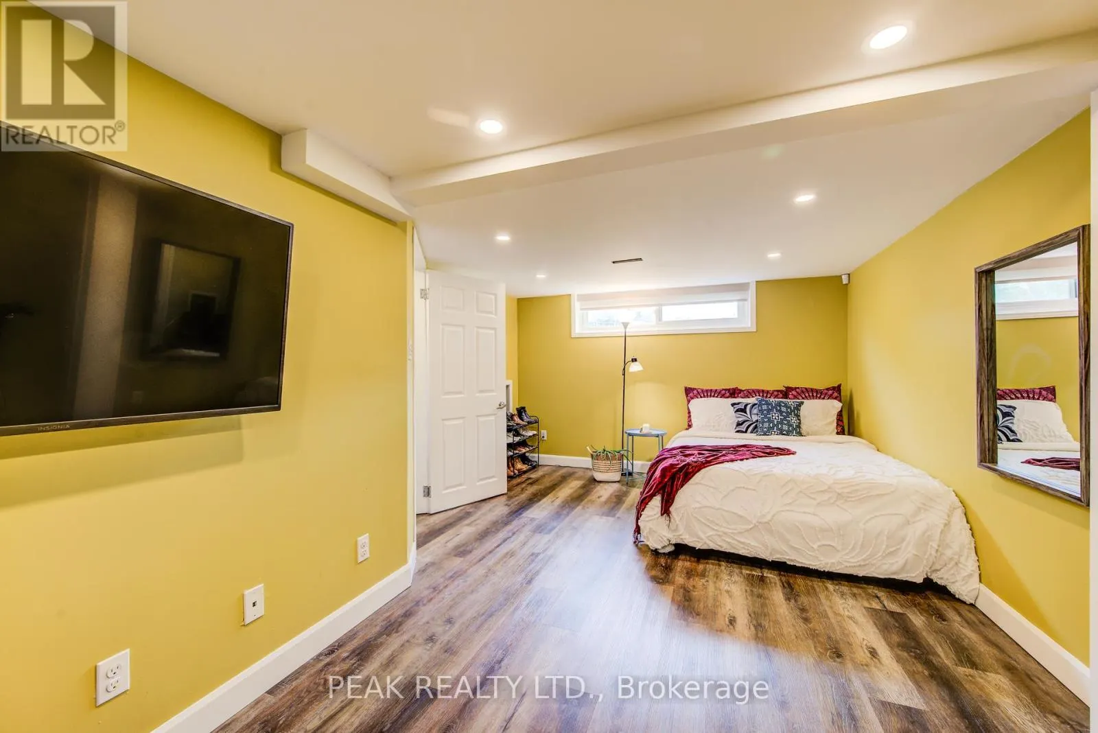 31 - 165 GREEN VALLEY DRIVE