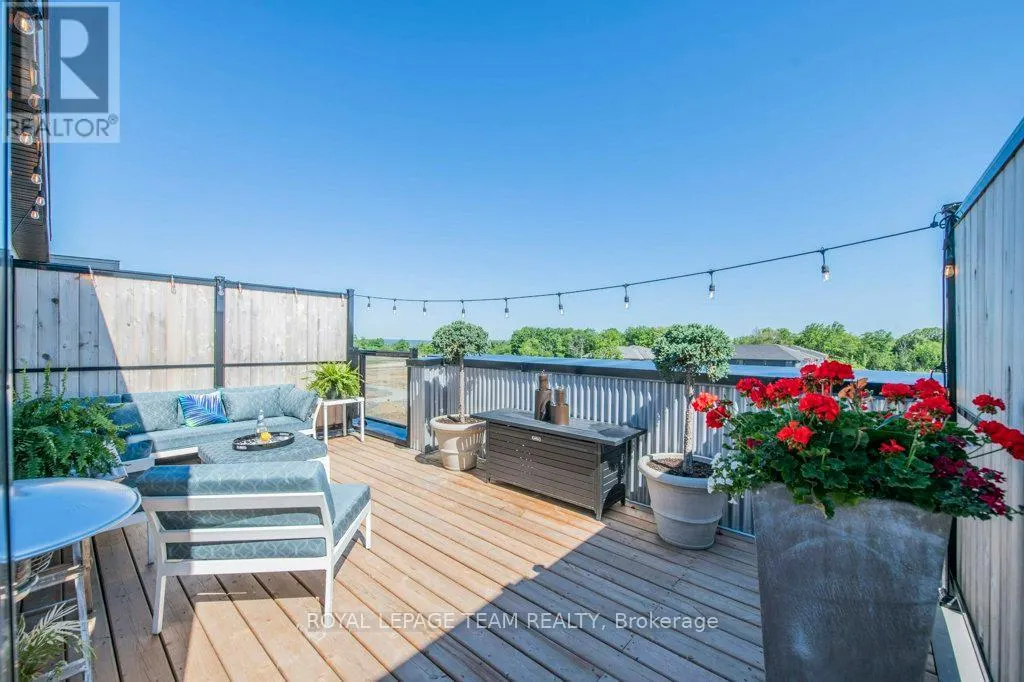 1448 HEMLOCK ROAD