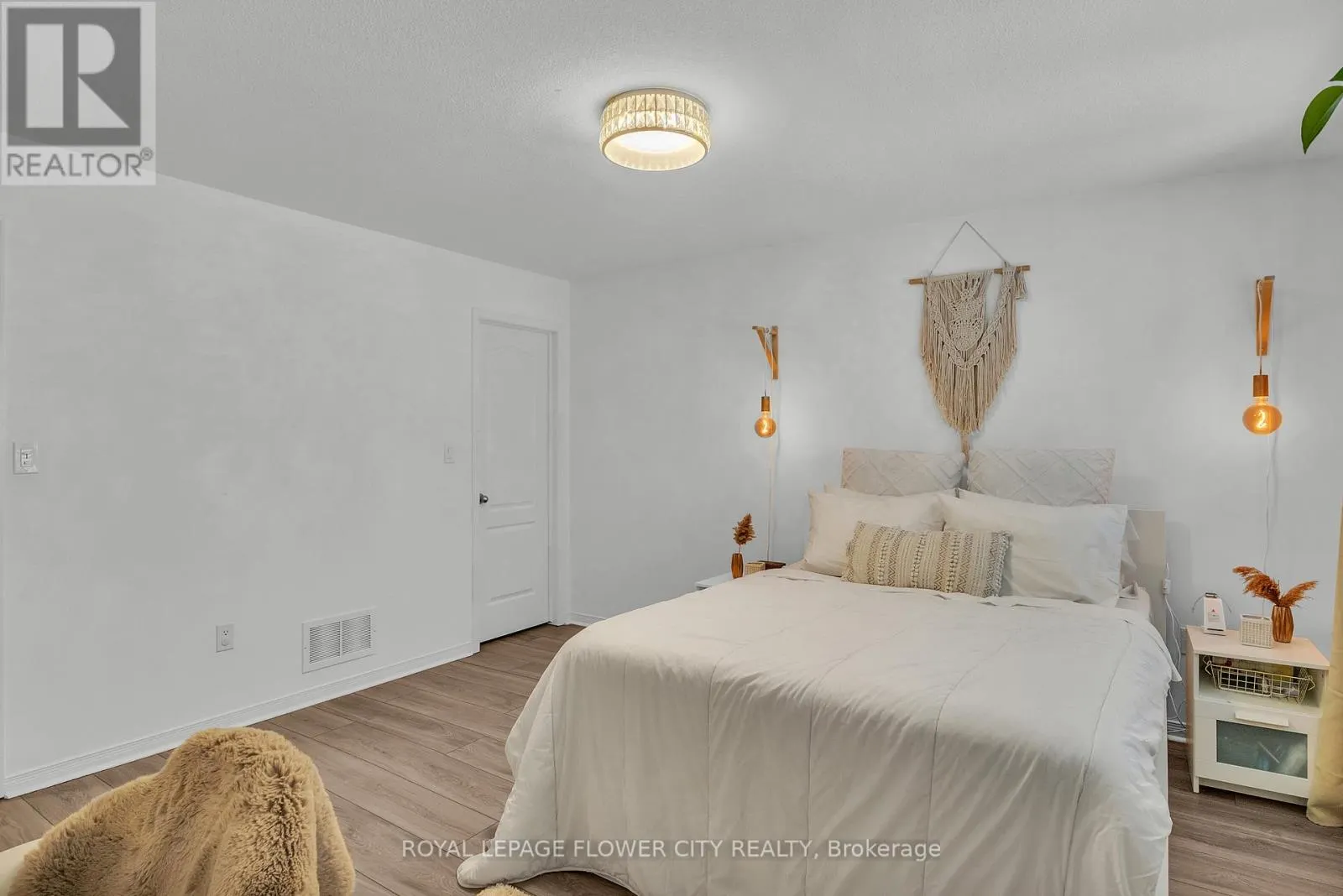 80 PALACEBEACH TRAIL
