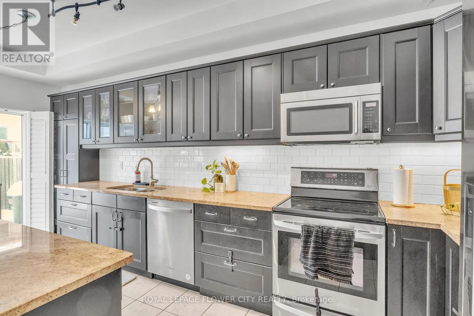 80 PALACEBEACH TRAIL