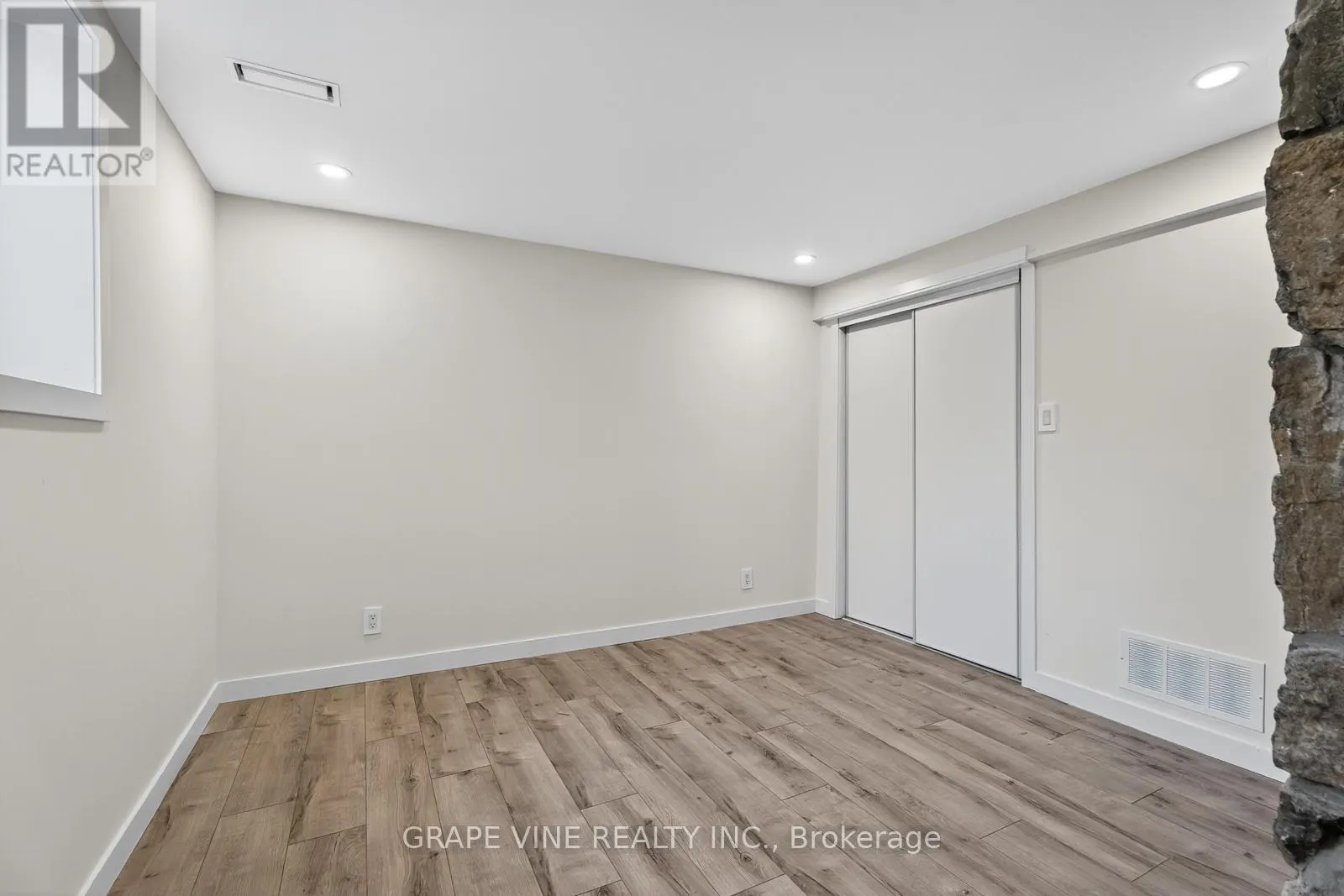 135 MANION ROAD