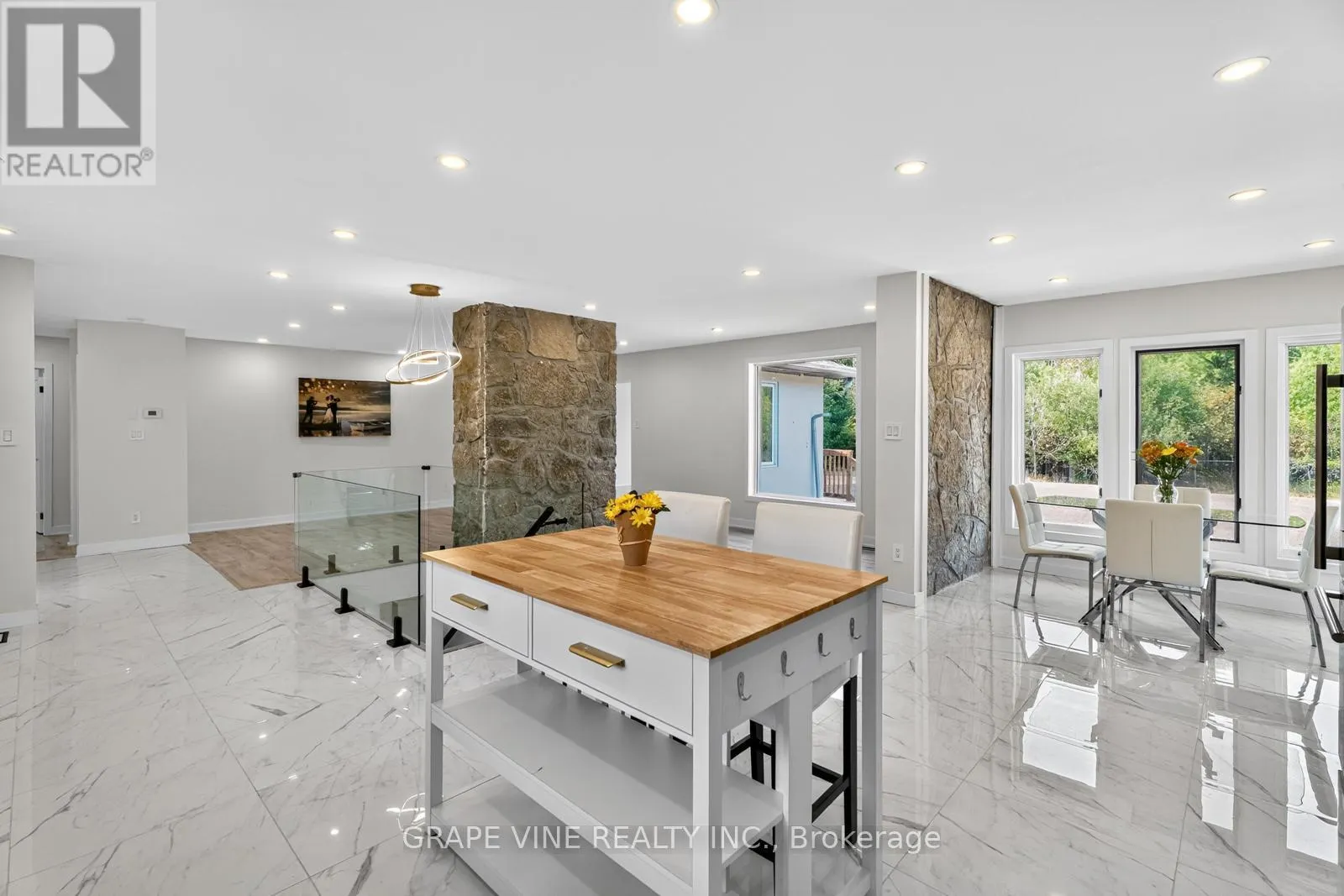 135 MANION ROAD