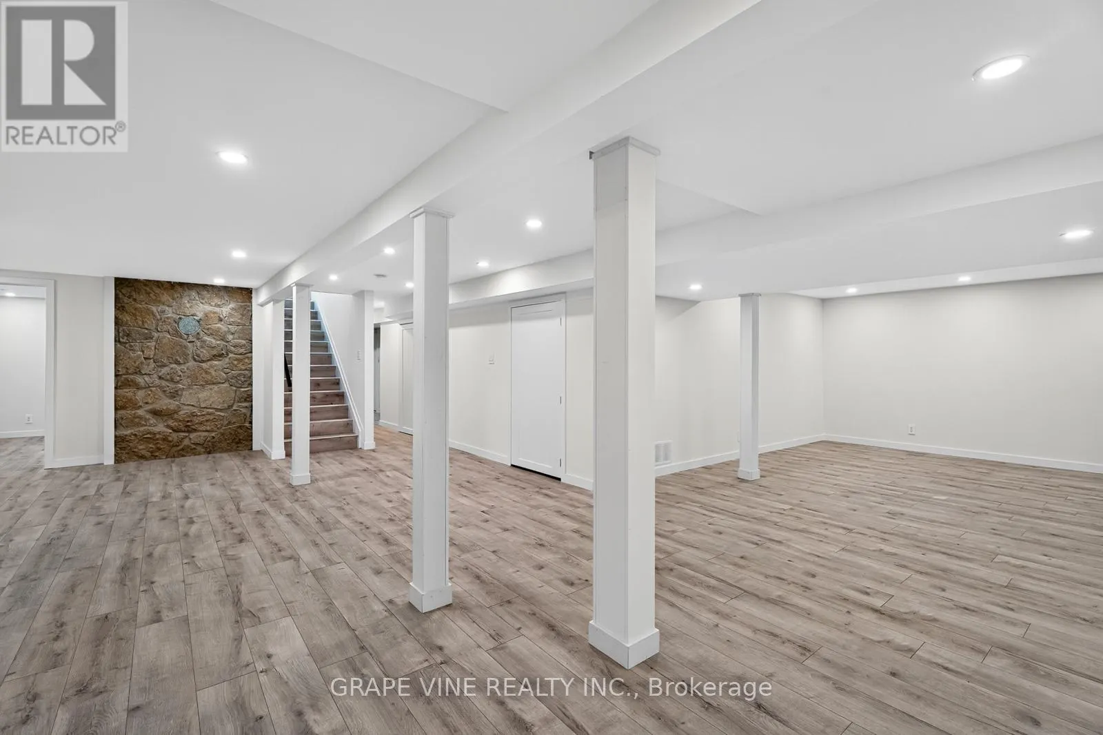 135 MANION ROAD