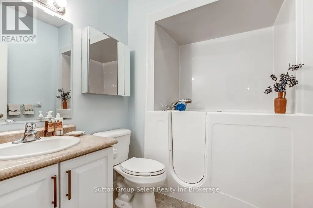 52 - 578 SPITFIRE STREET, #52