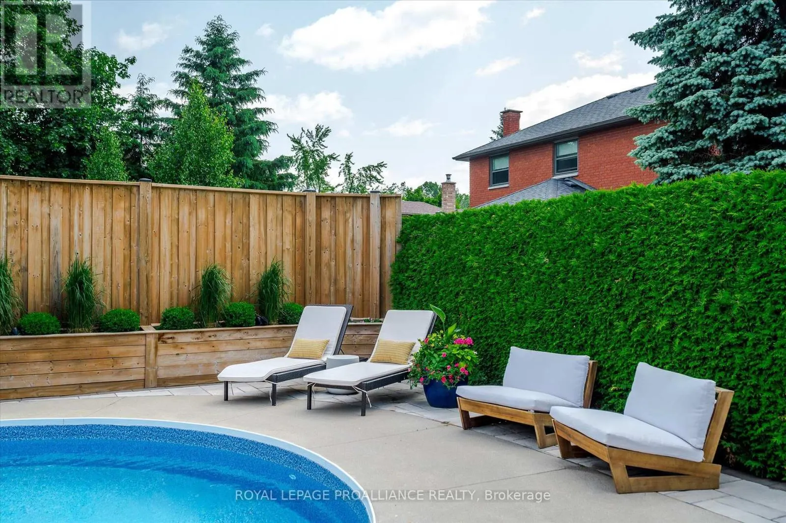 2112 LORRAINE DRIVE