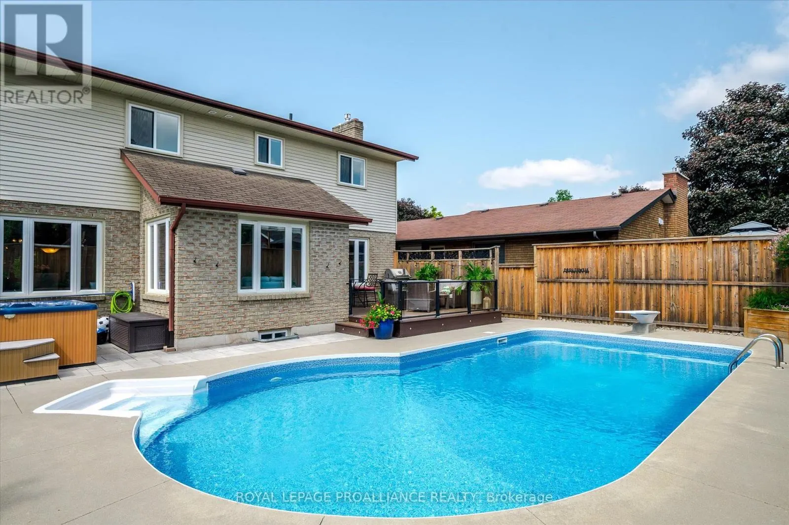 2112 LORRAINE DRIVE