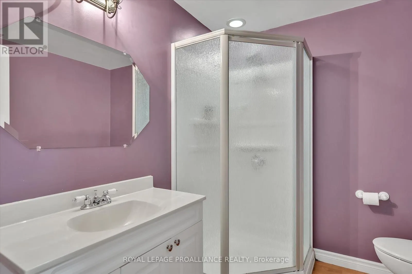 2112 LORRAINE DRIVE
