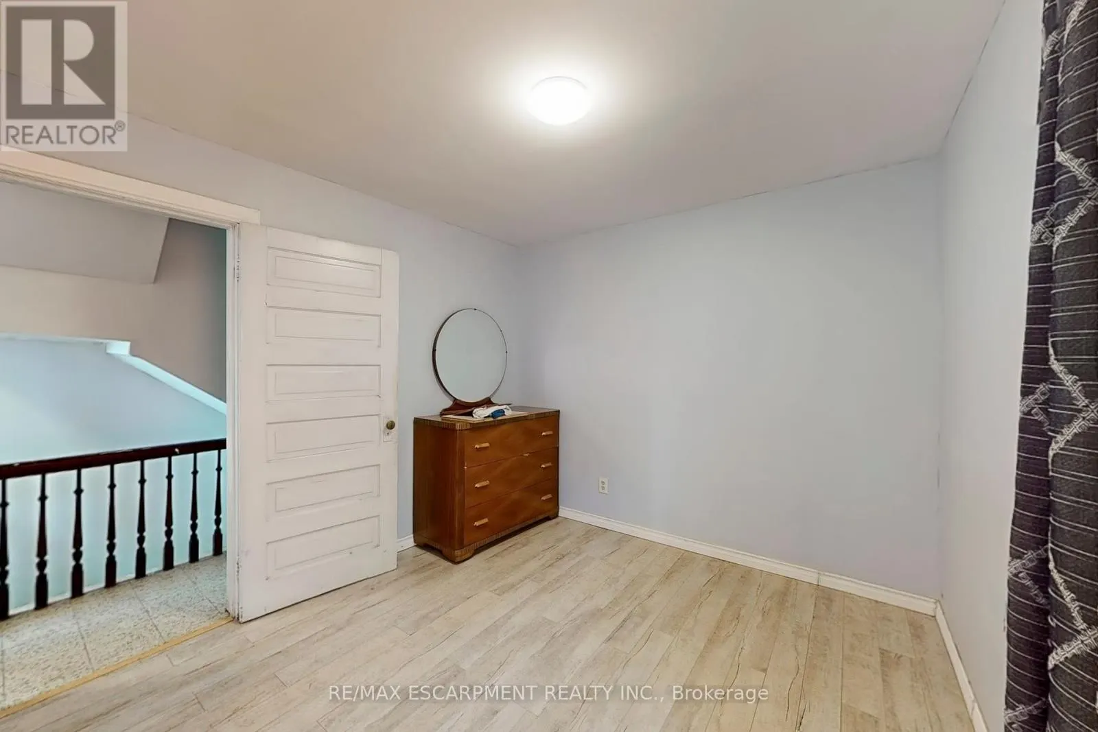 206 LOCKE STREET N