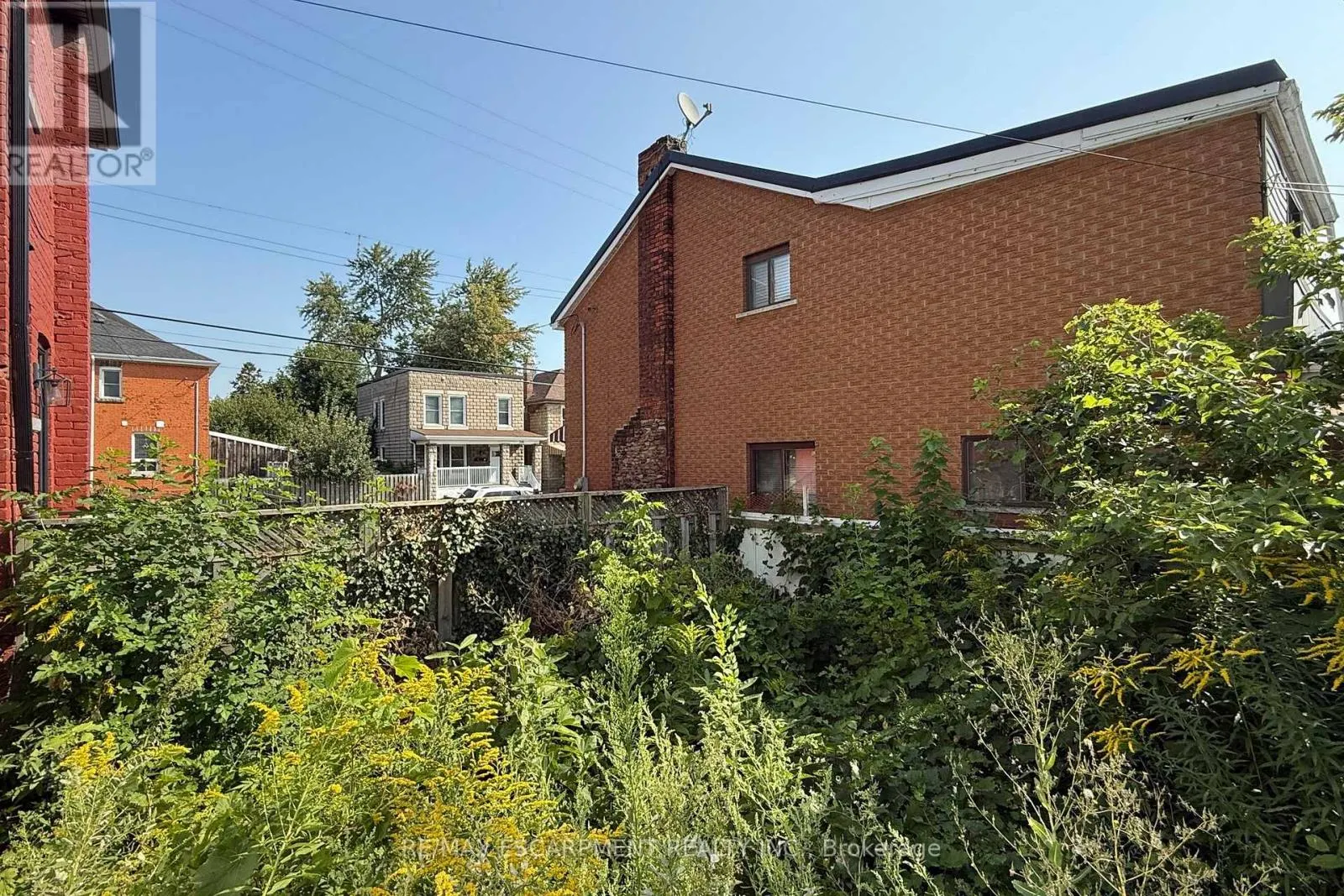 206 LOCKE STREET N
