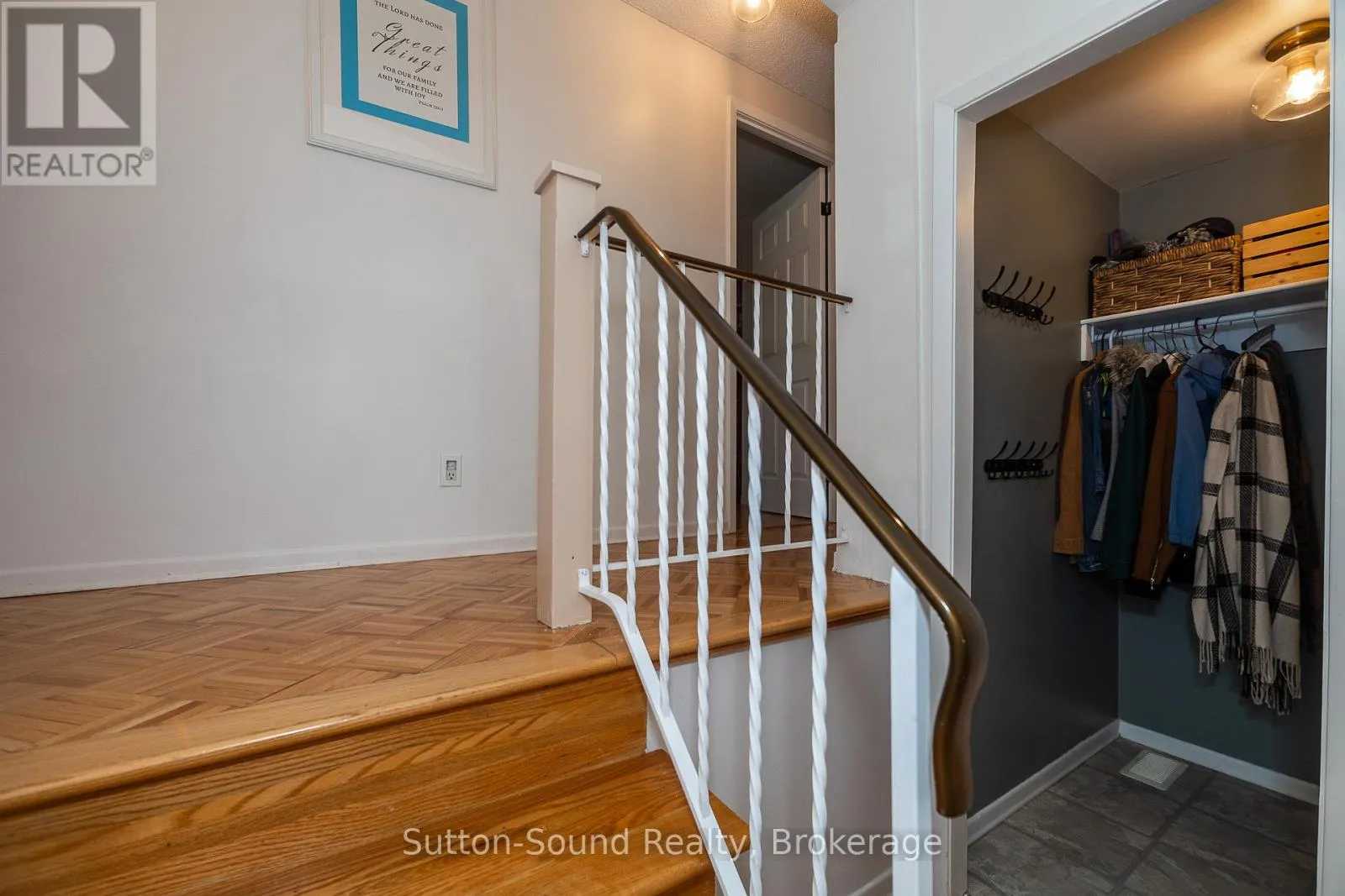 475 20TH STREET W