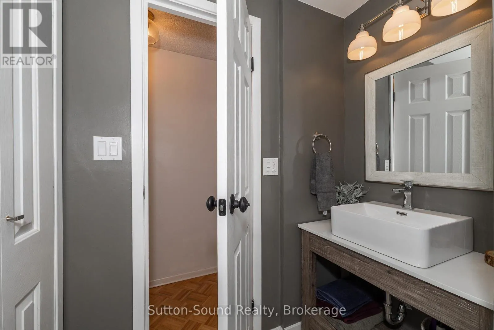 475 20TH STREET W