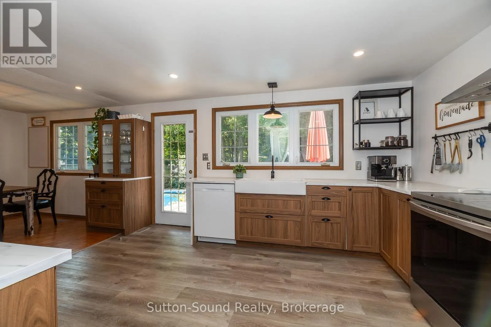 475 20TH STREET W