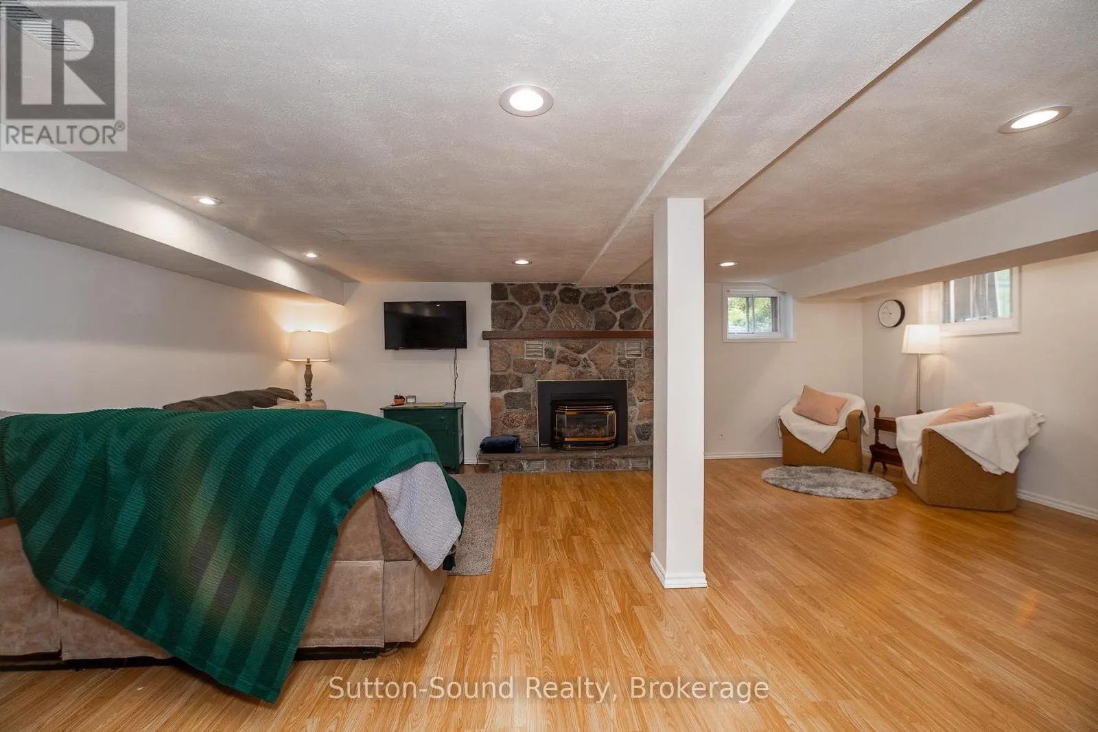 475 20TH STREET W