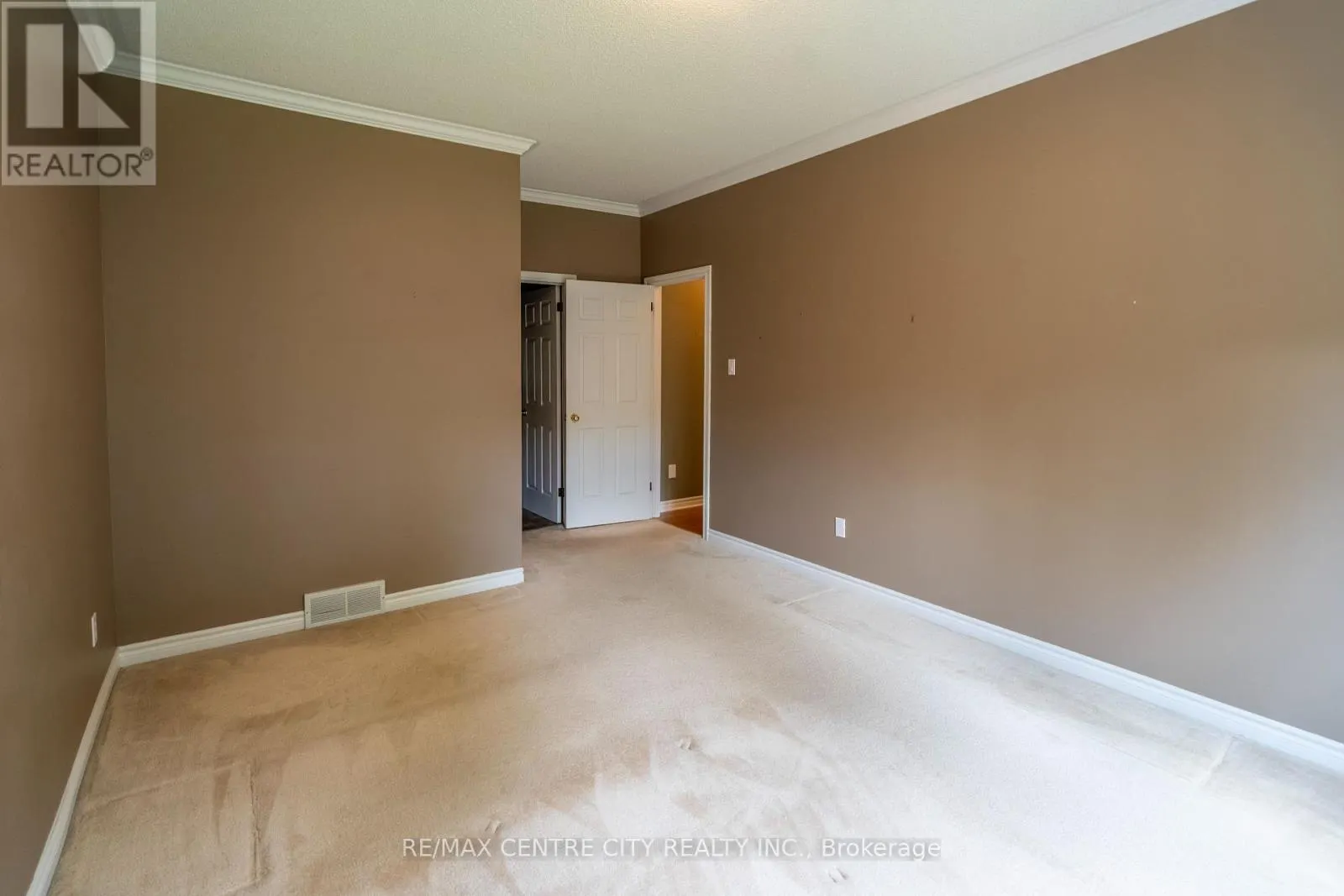 35 - 7 CADEAU TERRACE, #35