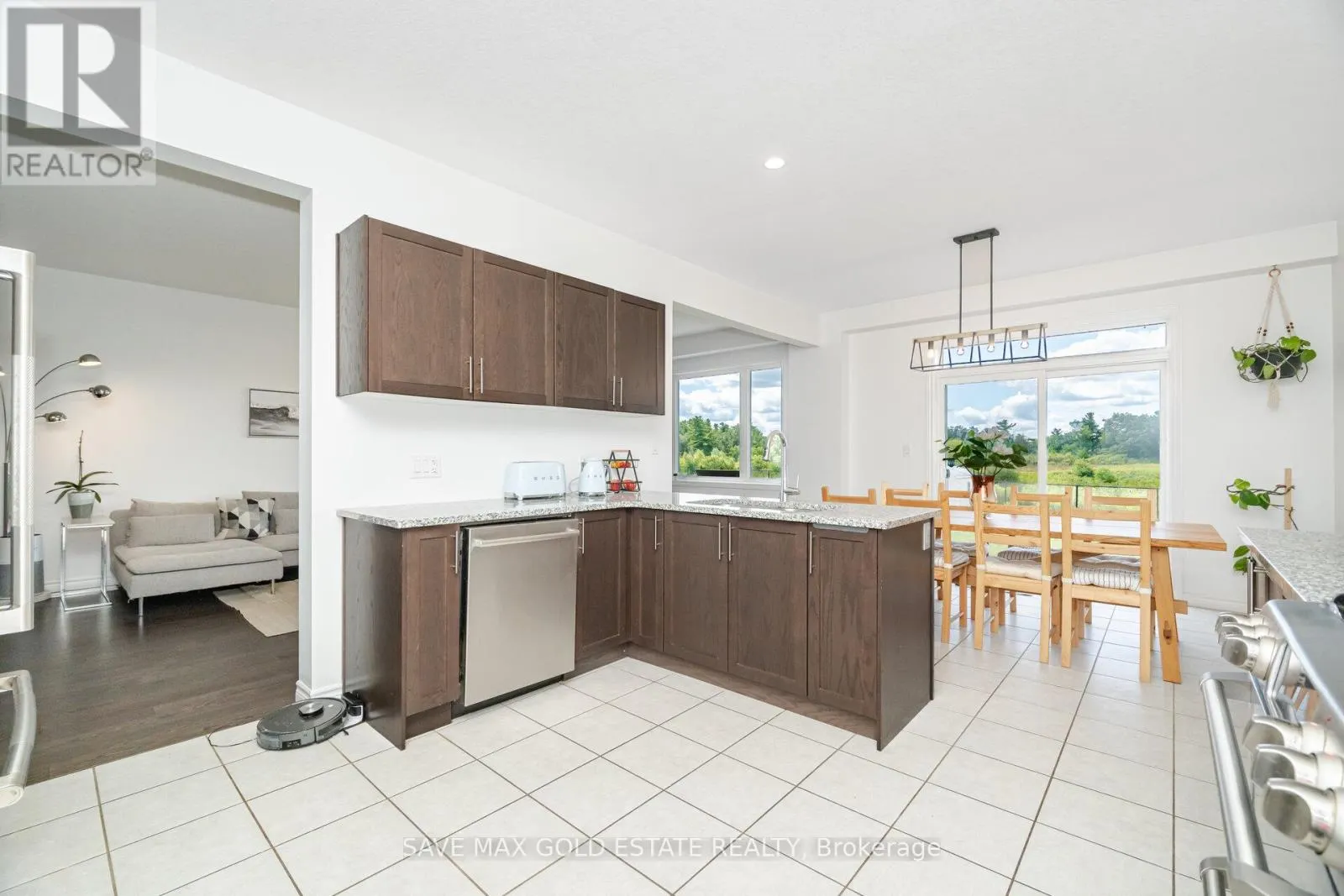 292 FREURE DRIVE
