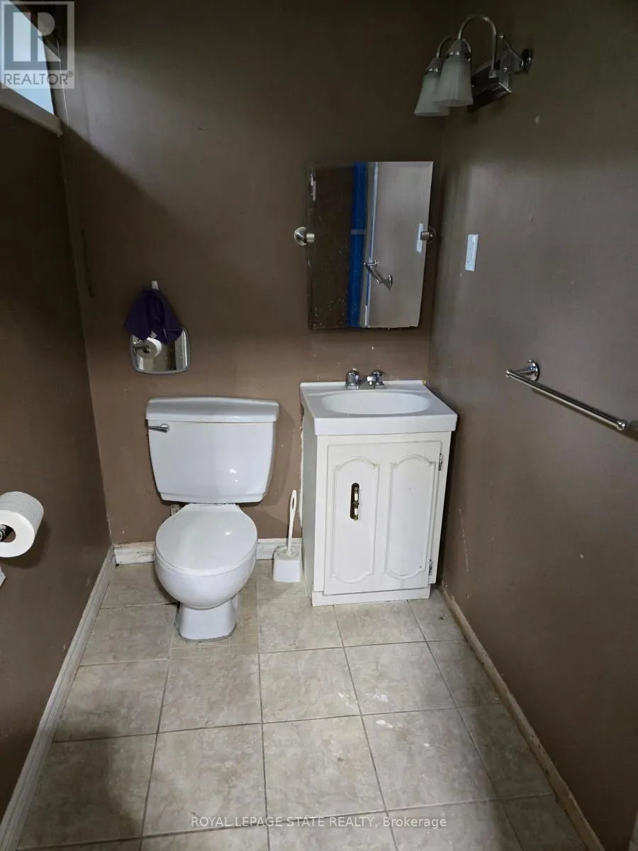 4 - 153 LIMERIDGE ROAD W